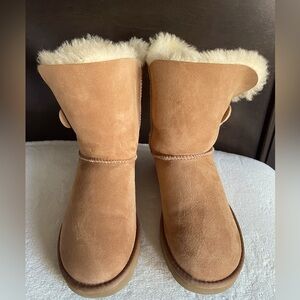 UGGS Size 9.